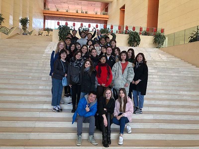 1553564662137598.jpg 学院留学生走进天津博物馆1.jpg